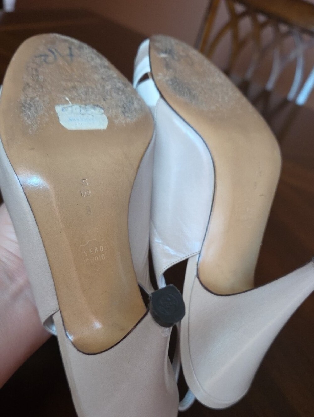 Bruno Magli White and Tan Knotted Slingback ❤️ - Picture 9 of 11